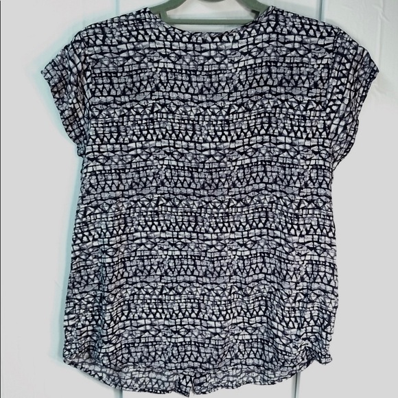 SHORT SLEEVE BLOUSE - Picture 2 of 7